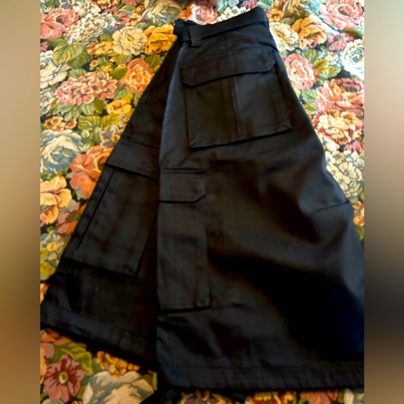 NOIZ MENS CARGO SHORTS - Picture 2 of 5